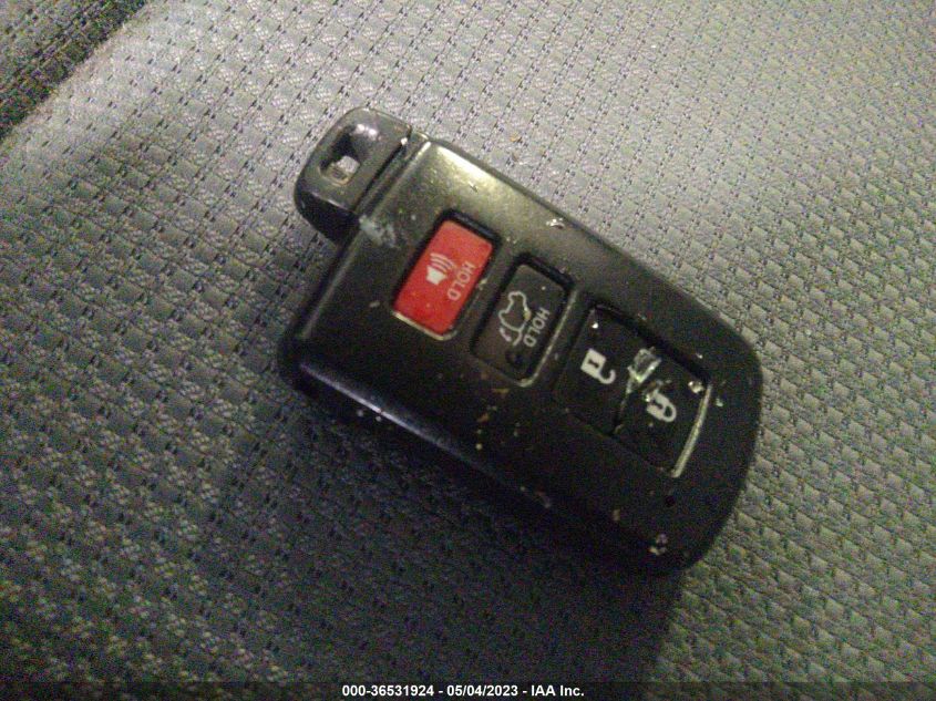2016 TOYOTA RAV4 HYBRID XLE - JTMRJREV7GD008838
