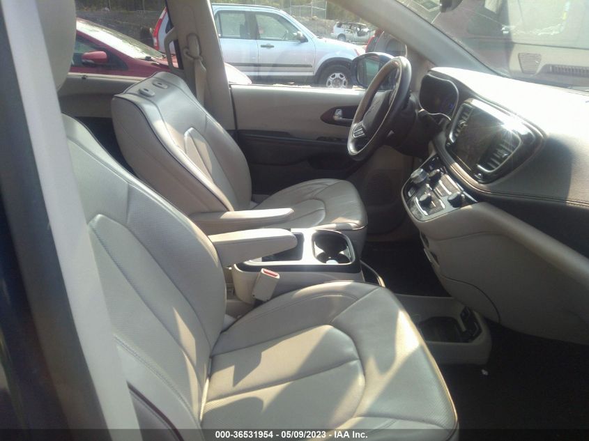 2017 CHRYSLER PACIFICA LIMITED - 2C4RC1GGXHR588613