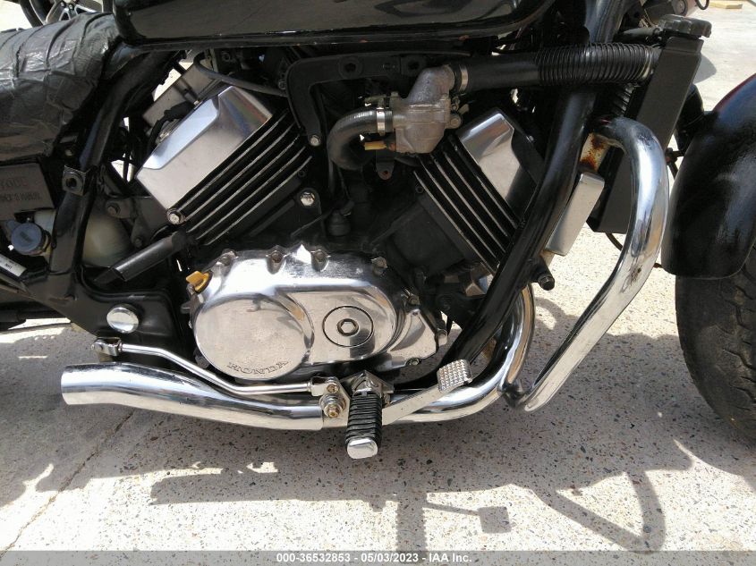 2001 HONDA VF750 C JH2RC43091M700358