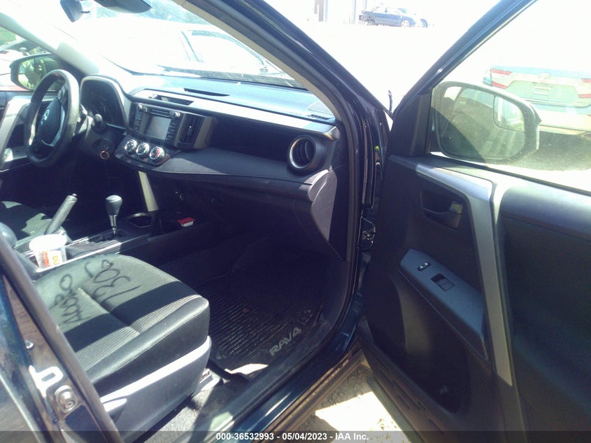 VIN JTMZFREV4JJ730651 2018 TOYOTA RAV4 LE