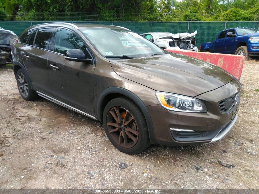 2015 VOLVO V60 CROSS COUNTRY T5 PLATINUM - YV4612HM0F1001899