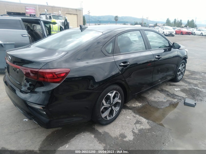 VIN 3KPF24AD9ME411813 2021 KIA FORTE LXS