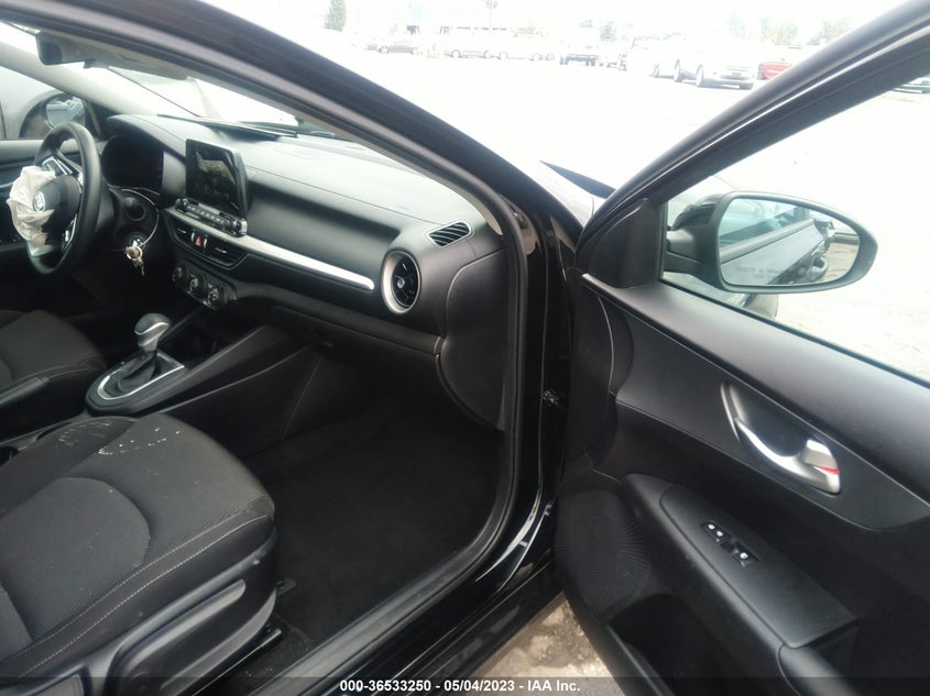 VIN 3KPF24AD9ME411813 2021 KIA FORTE LXS