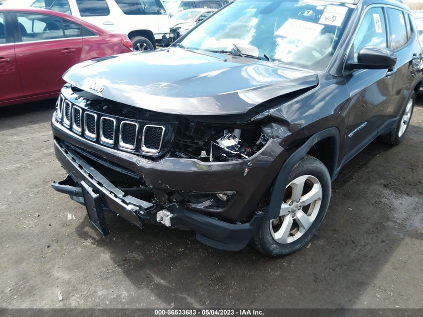 VIN 3C4NJDBB8JT179210 2018 JEEP COMPASS LATITUDE