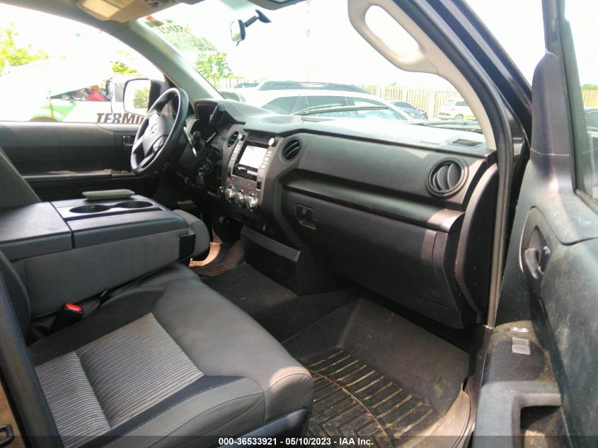 2016 TOYOTA TUNDRA 4WD TRUCK SR/SR5 - 5TFUM5F18GX068955