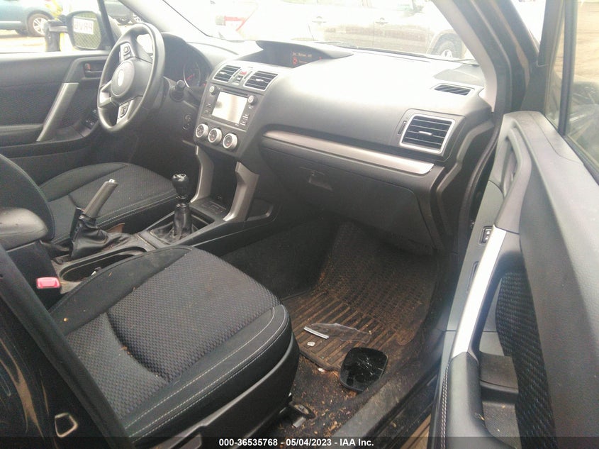 VIN JF2SJAAC7HG493961 2017 SUBARU FORESTER