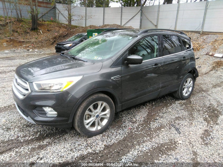 VIN 1FMCU9GD5JUD17194 2018 FORD ESCAPE SE