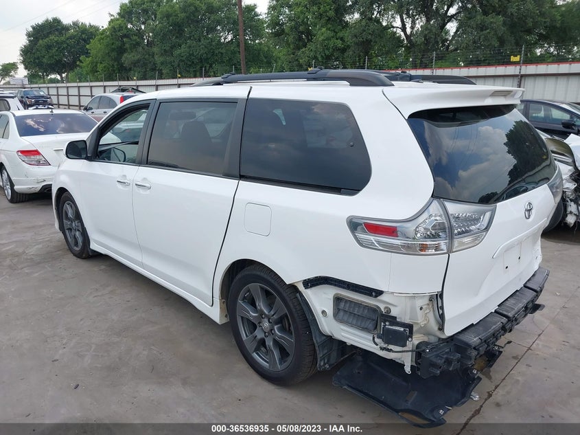 VIN 5TDXZ3DC3HS884650 2017 TOYOTA SIENNA SE
