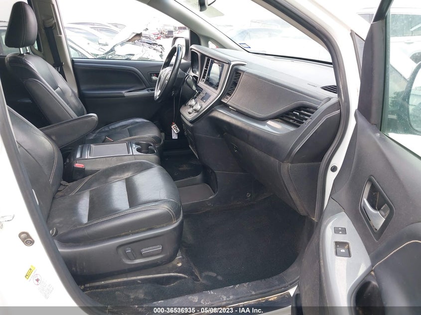VIN 5TDXZ3DC3HS884650 2017 TOYOTA SIENNA SE
