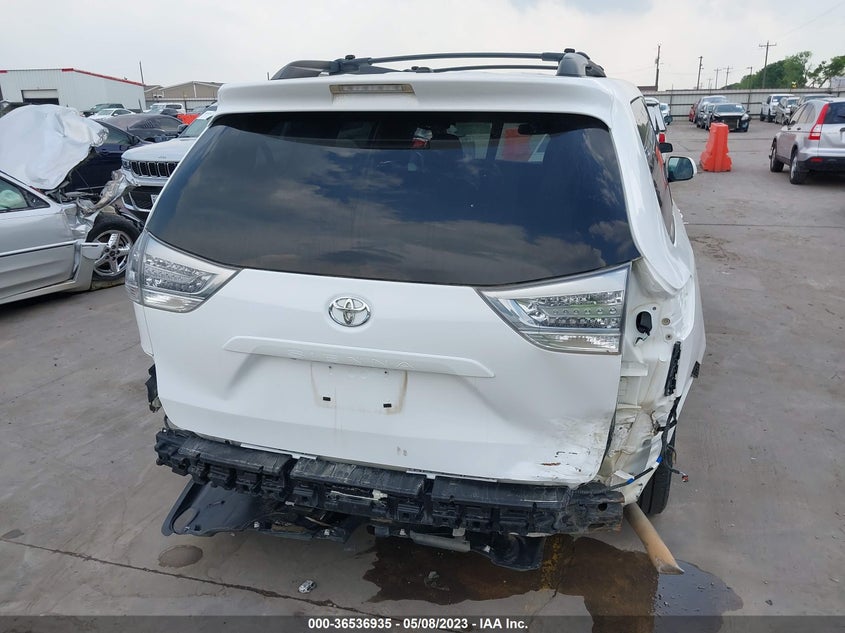 VIN 5TDXZ3DC3HS884650 2017 TOYOTA SIENNA SE