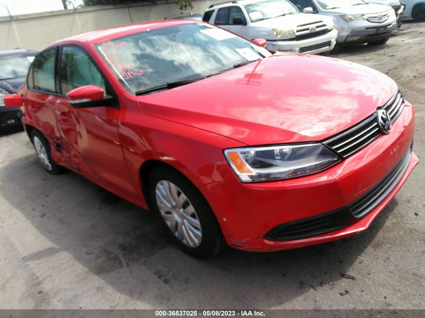 2014 VOLKSWAGEN JETTA SEDAN SE - 3VWD17AJ4EM227577