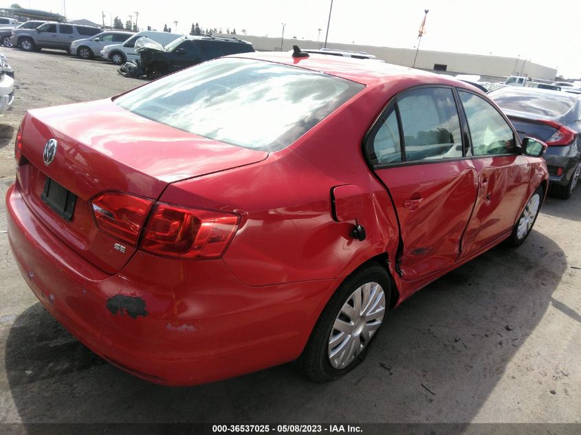 2014 VOLKSWAGEN JETTA SEDAN SE - 3VWD17AJ4EM227577