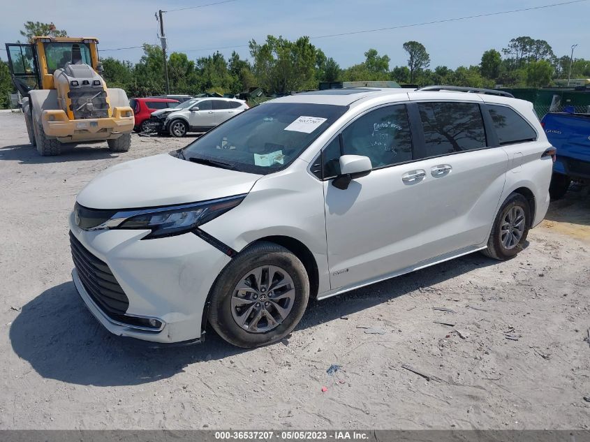 2021 TOYOTA SIENNA XLE - 5TDYRKEC6MS054686