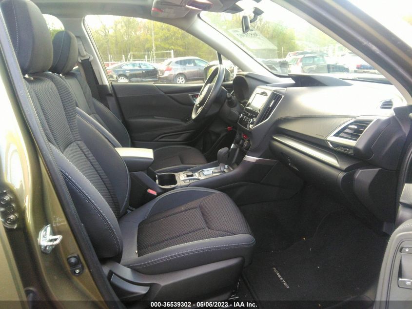 2022 SUBARU FORESTER PREMIUM - JF2SKADC5NH425009