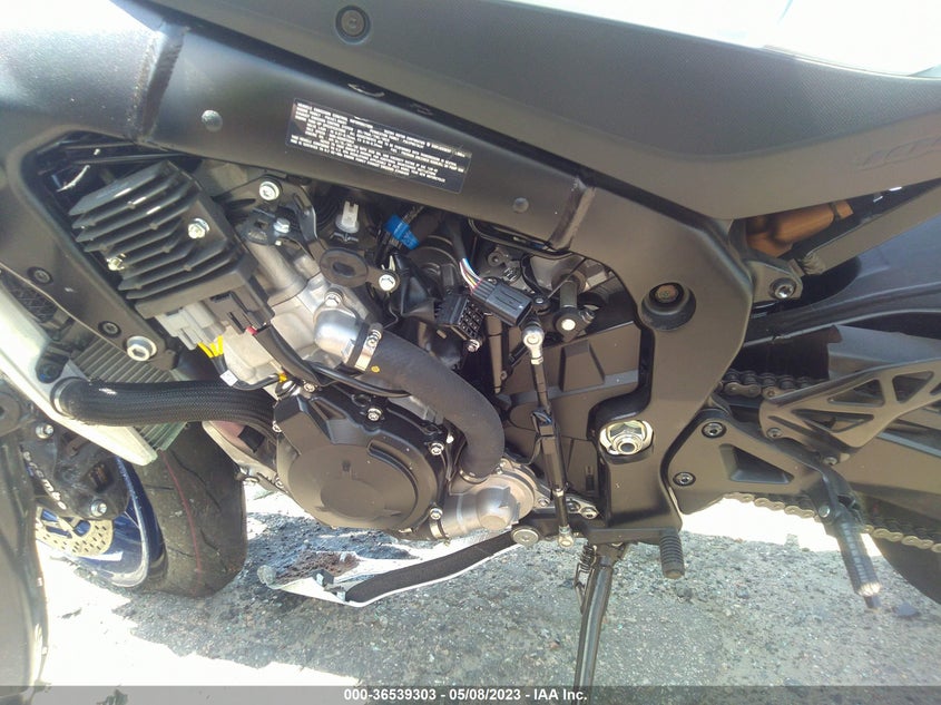 VIN JS1DM11H0P7100420 2023 SUZUKI GSX-R1000 R