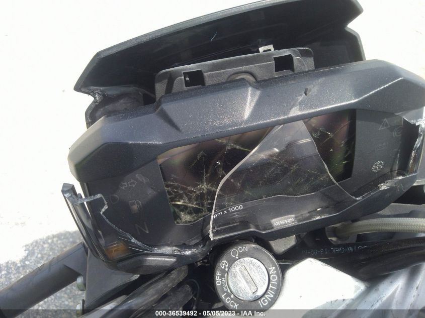 2018 BMW G310 R - WB30G1109JR856379