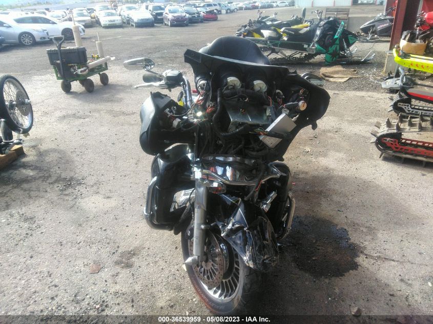 2011 HARLEY-DAVIDSON FLHTK 1HD1KEM12BB640120