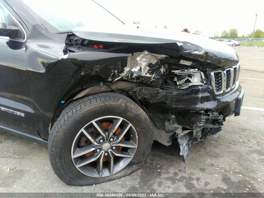 VIN 1C4RJFBG2JC433045 2018 JEEP GRAND CHEROKEE LIMITED