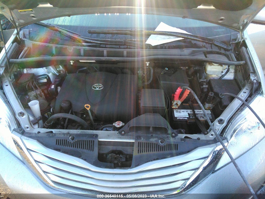 VIN 5TDKZ3DC3HS852470 2017 TOYOTA SIENNA LE