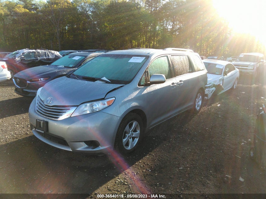VIN 5TDKZ3DC3HS852470 2017 TOYOTA SIENNA LE