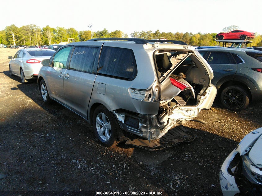 VIN 5TDKZ3DC3HS852470 2017 TOYOTA SIENNA LE