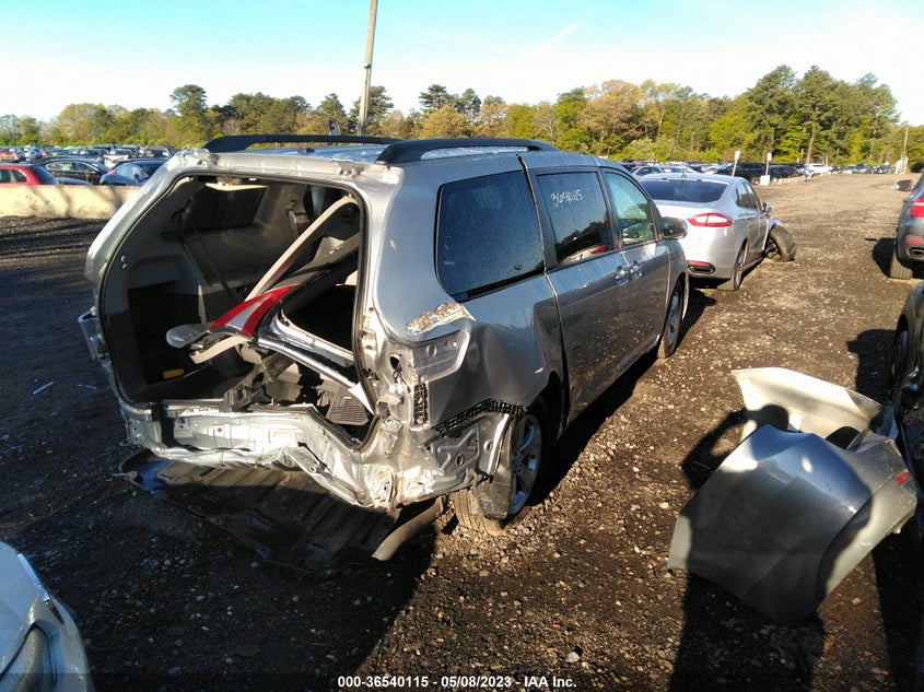 VIN 5TDKZ3DC3HS852470 2017 TOYOTA SIENNA LE
