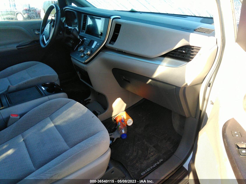 VIN 5TDKZ3DC3HS852470 2017 TOYOTA SIENNA LE