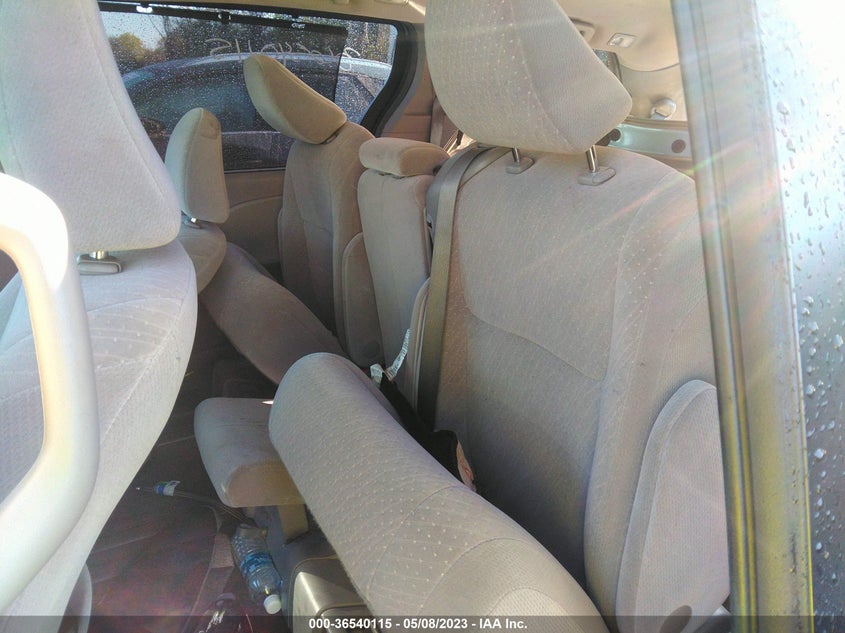 VIN 5TDKZ3DC3HS852470 2017 TOYOTA SIENNA LE