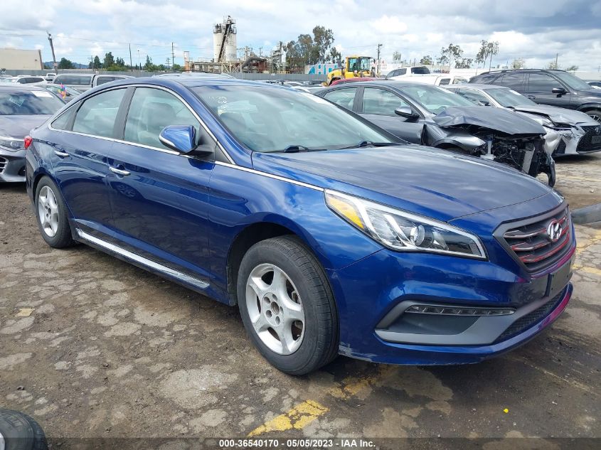 2017 HYUNDAI SONATA SPORT - 5NPE34AF5HH440124