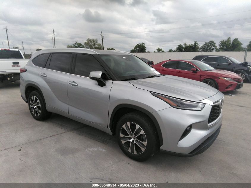 2021 TOYOTA HIGHLANDER XLE - 5TDHZRAH4MS534476