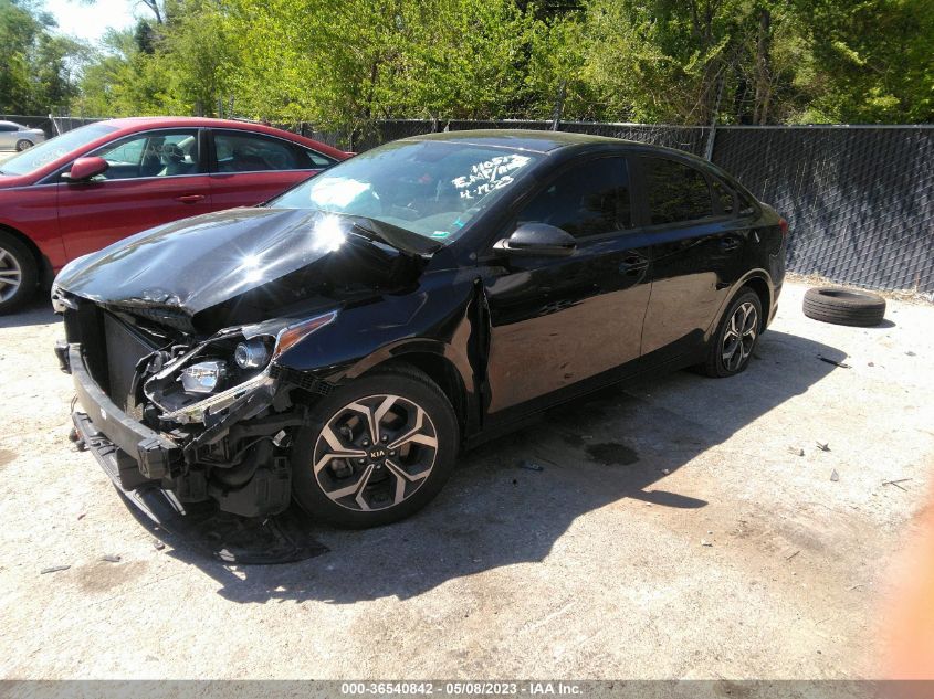 3KPF24AD2KE100379 Kia Forte LXS 2