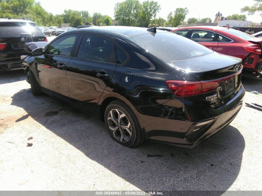 3KPF24AD2KE100379 Kia Forte LXS 3