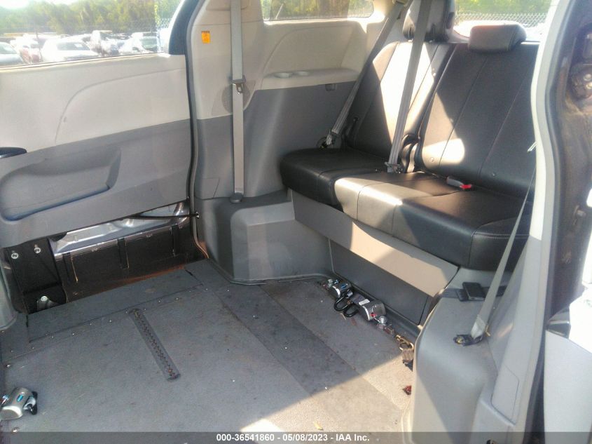 2013 TOYOTA SIENNA SE - 5TDXK3DC3DS297377