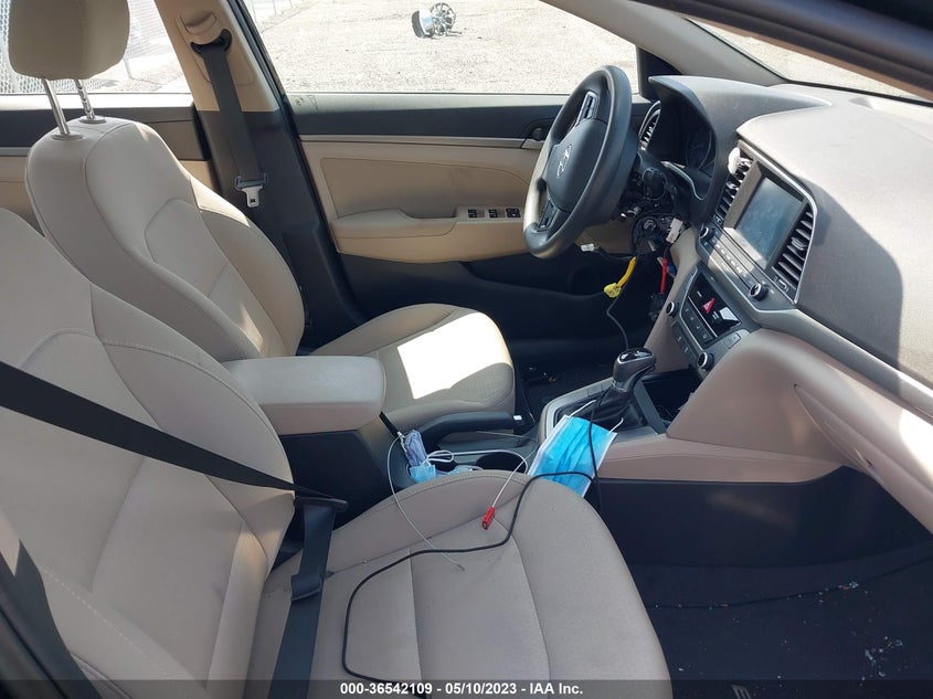 VIN 5NPD84LF6HH160626 2017 HYUNDAI ELANTRA SE