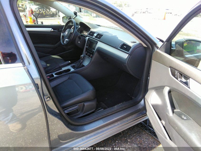 2013 VOLKSWAGEN PASSAT TDI SE W/SUNROOF - 1VWBN7A39DC069055