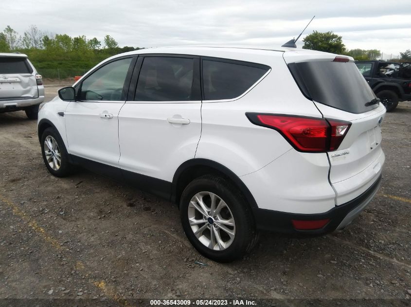 2019 FORD ESCAPE SE - 1FMCU9GD4KUC18402