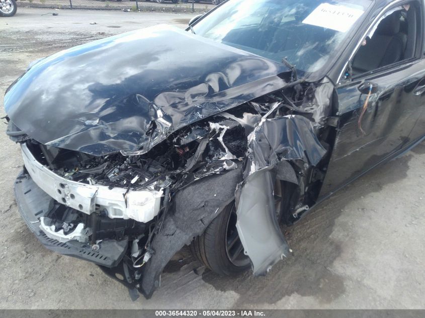 2016 LEXUS IS 200T JTHBA1D24G5011795
