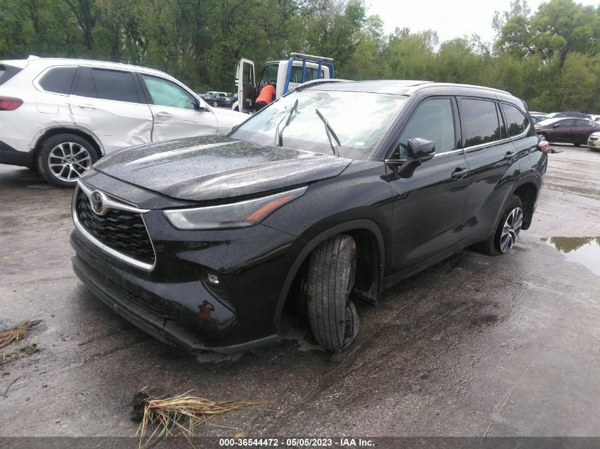 2022 TOYOTA HIGHLANDER XLE - 5TDGZRBH0NS569771