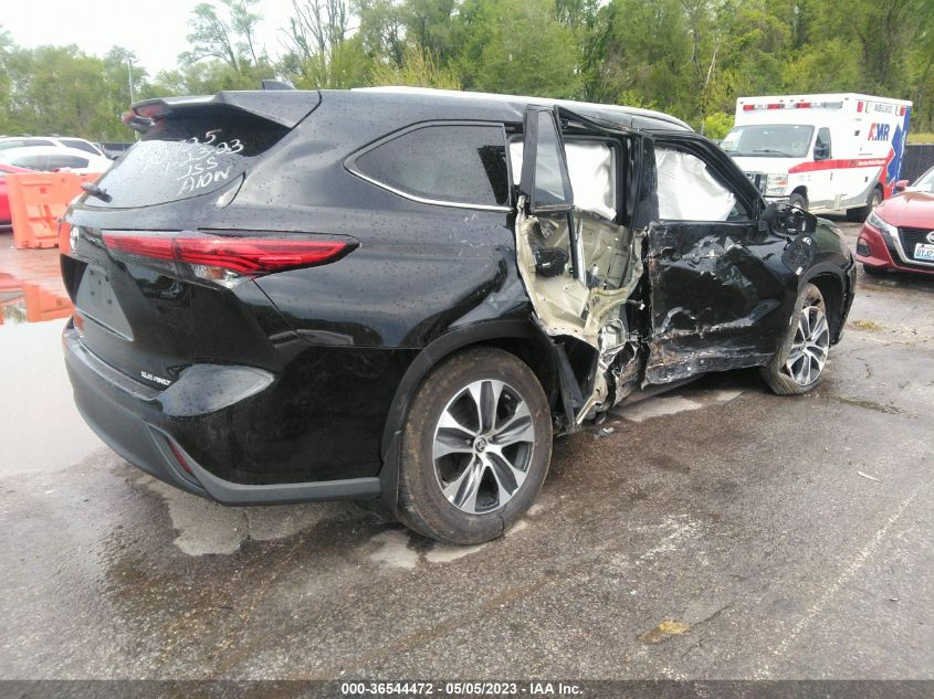 2022 TOYOTA HIGHLANDER XLE - 5TDGZRBH0NS569771