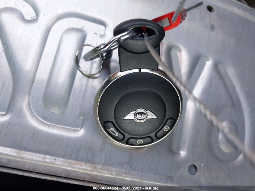 2013 MINI COOPER HARDTOP - WMWSU3C58DT677739