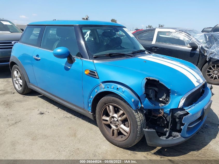 2013 MINI COOPER HARDTOP - WMWSU3C58DT677739
