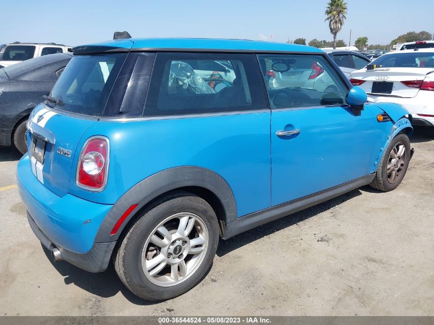 2013 MINI COOPER HARDTOP - WMWSU3C58DT677739