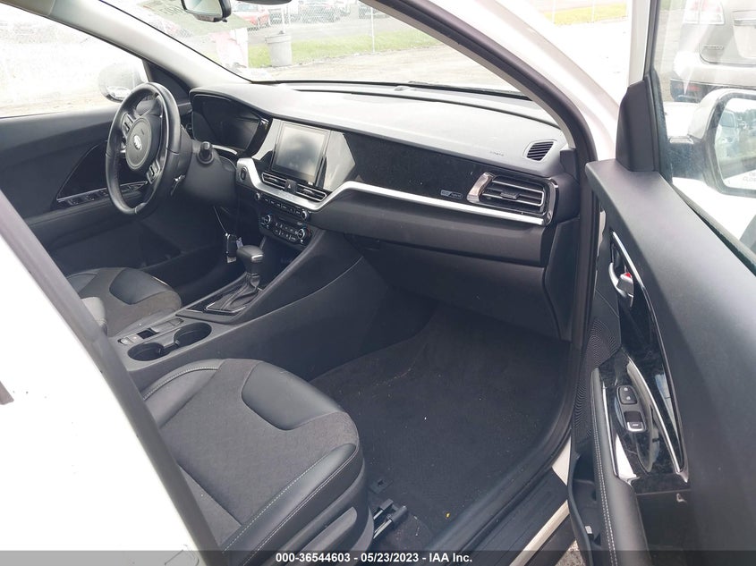 VIN KNDCC3LC6L5420199 2020 KIA NIRO TOURING