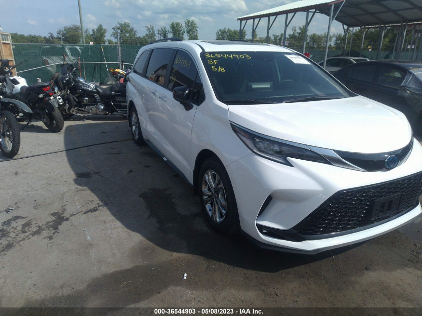 2022 TOYOTA SIENNA XSE - 5TDXSKFC4NS069297