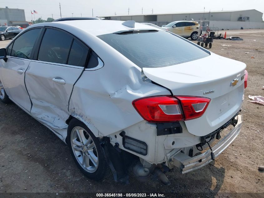 2018 CHEVROLET CRUZE LT - 1G1BE5SM1J7159411