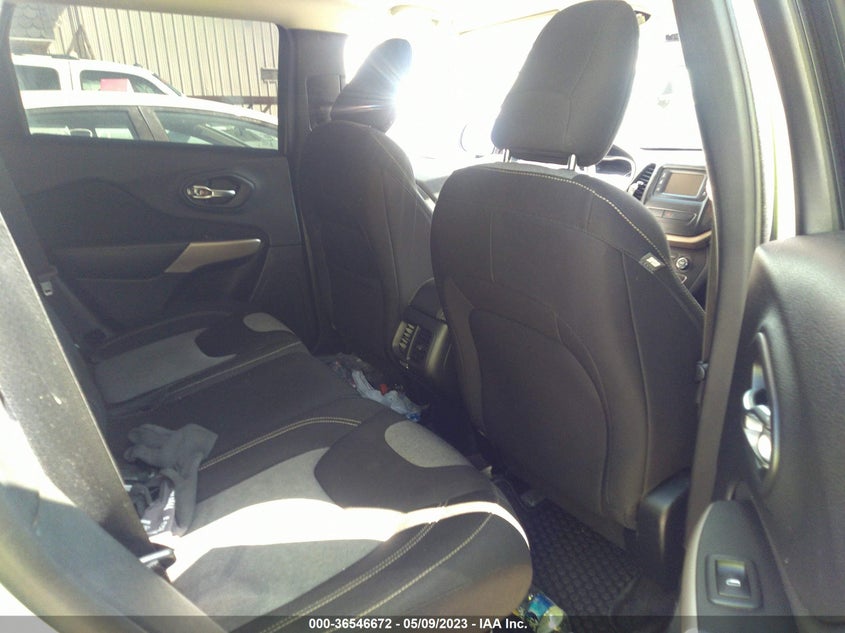 VIN 1C4PJMCB0JD559719 2018 JEEP CHEROKEE LATITUDE