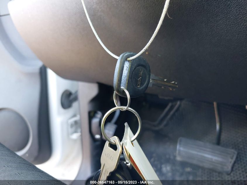 2013 GMC YUKON SLE - 1GKS1AE07DR208385