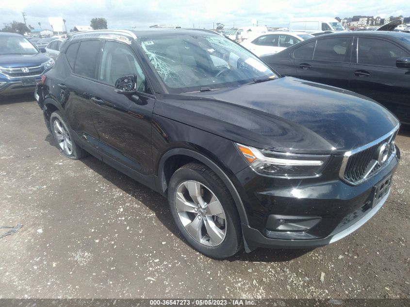 YV4162UK4M2560878 VOLVO XC40 MOMENTUM 2021