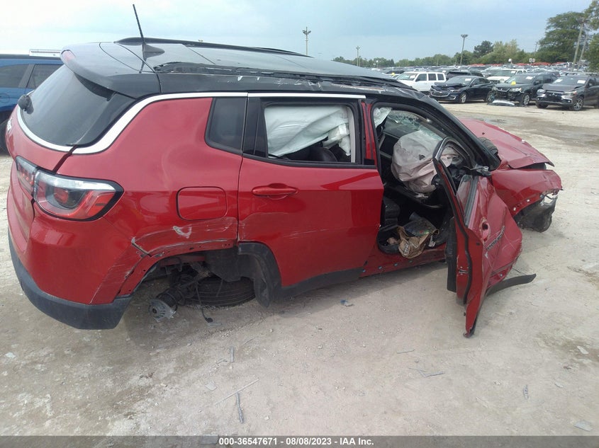 VIN 3C4NJCBB7JT124256 2018 JEEP COMPASS LATITUDE