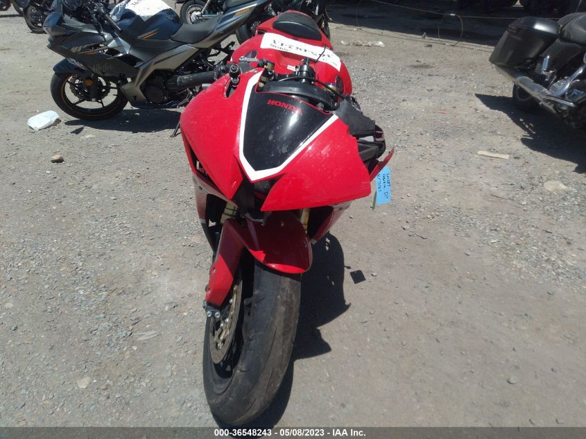 2018 HONDA CBR600 RR JH2PC40H0JK400043